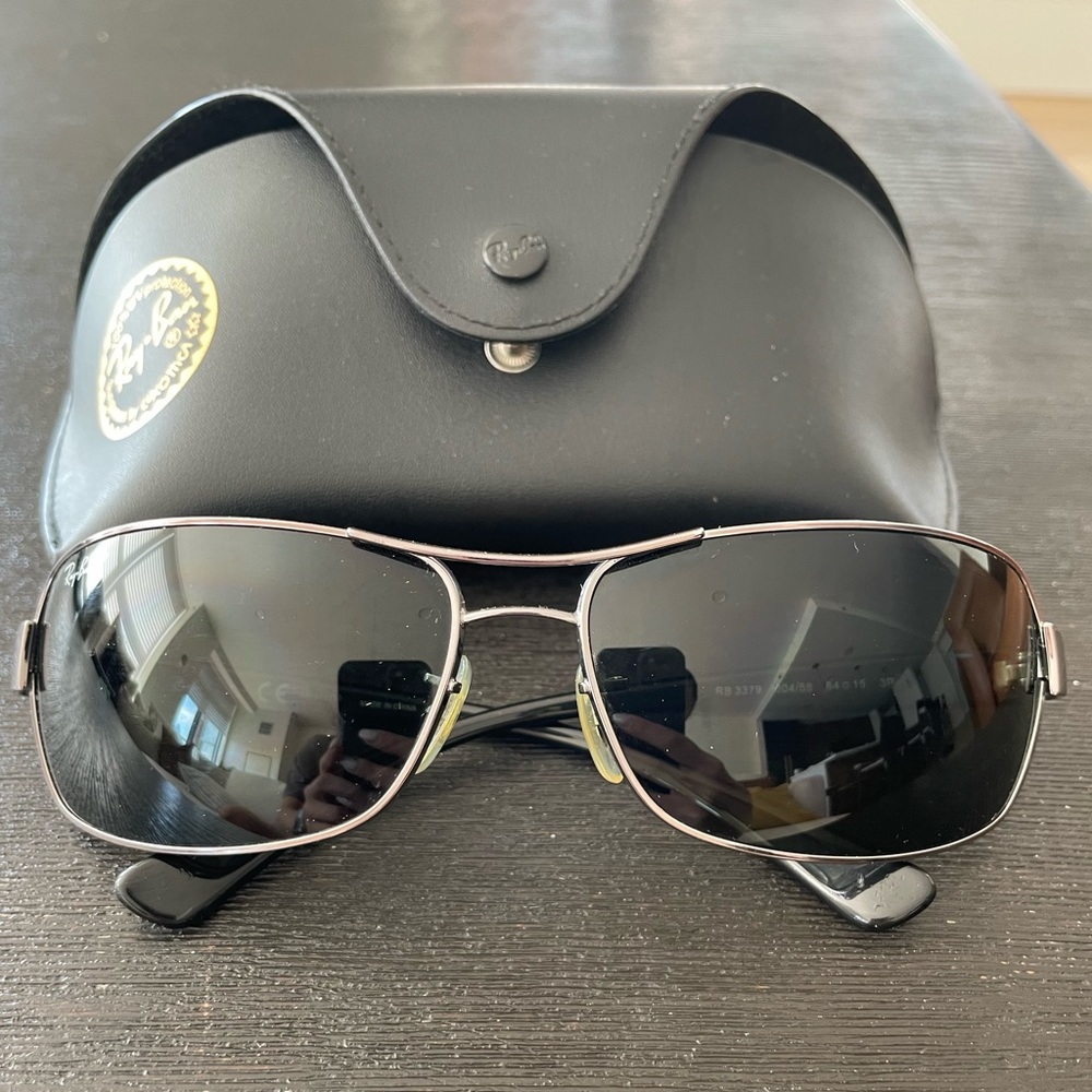 Men’s Polarized Ray-Ban Sunglasses